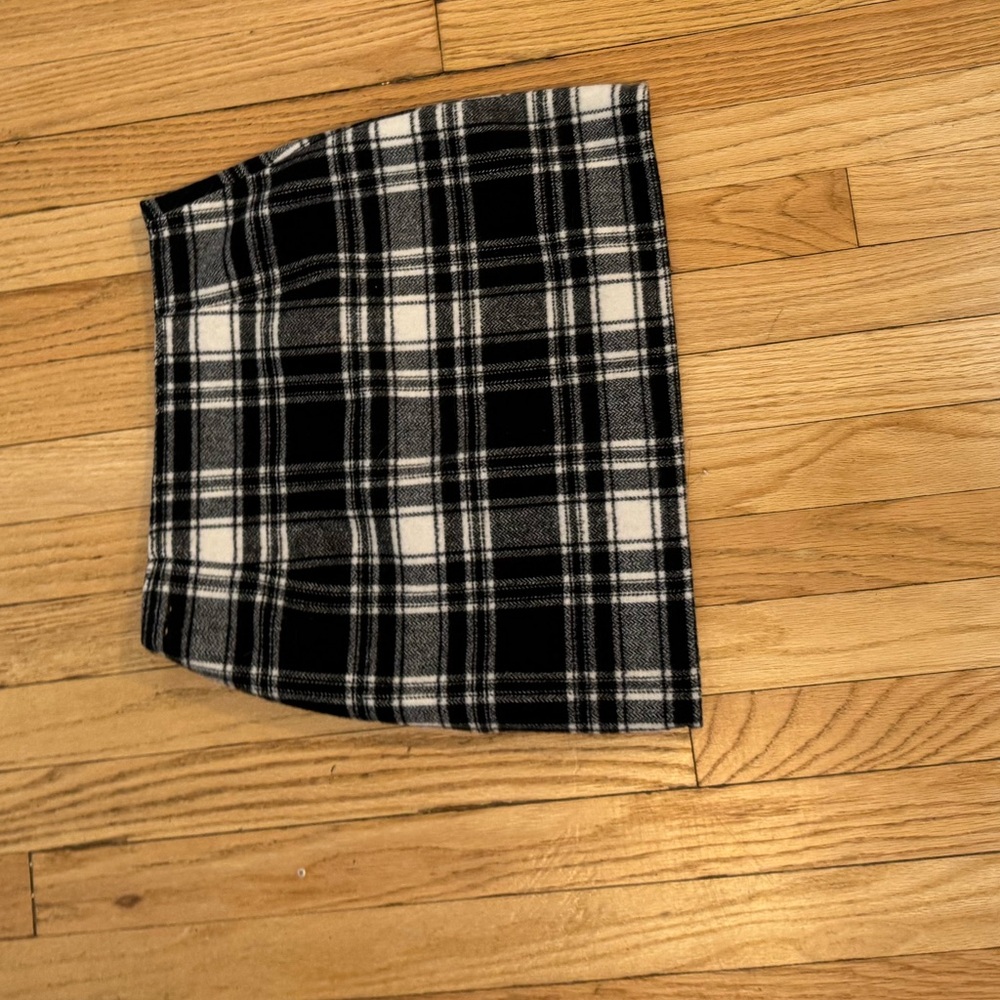 Black plaid mini skirt